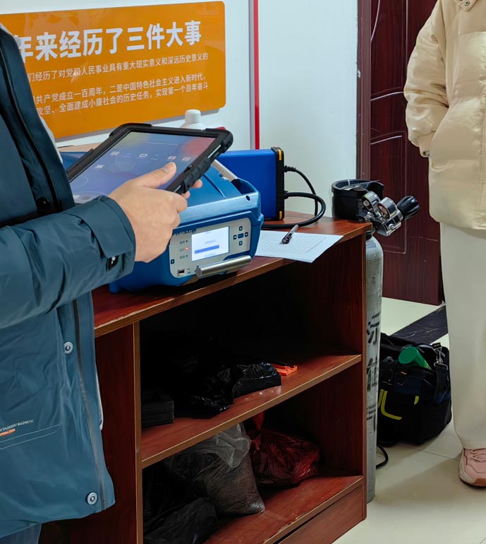 湖南益陽(yáng)生態(tài)環(huán)境監(jiān)測(cè)中心PF-300非甲烷總烴分析儀交貨驗(yàn)收